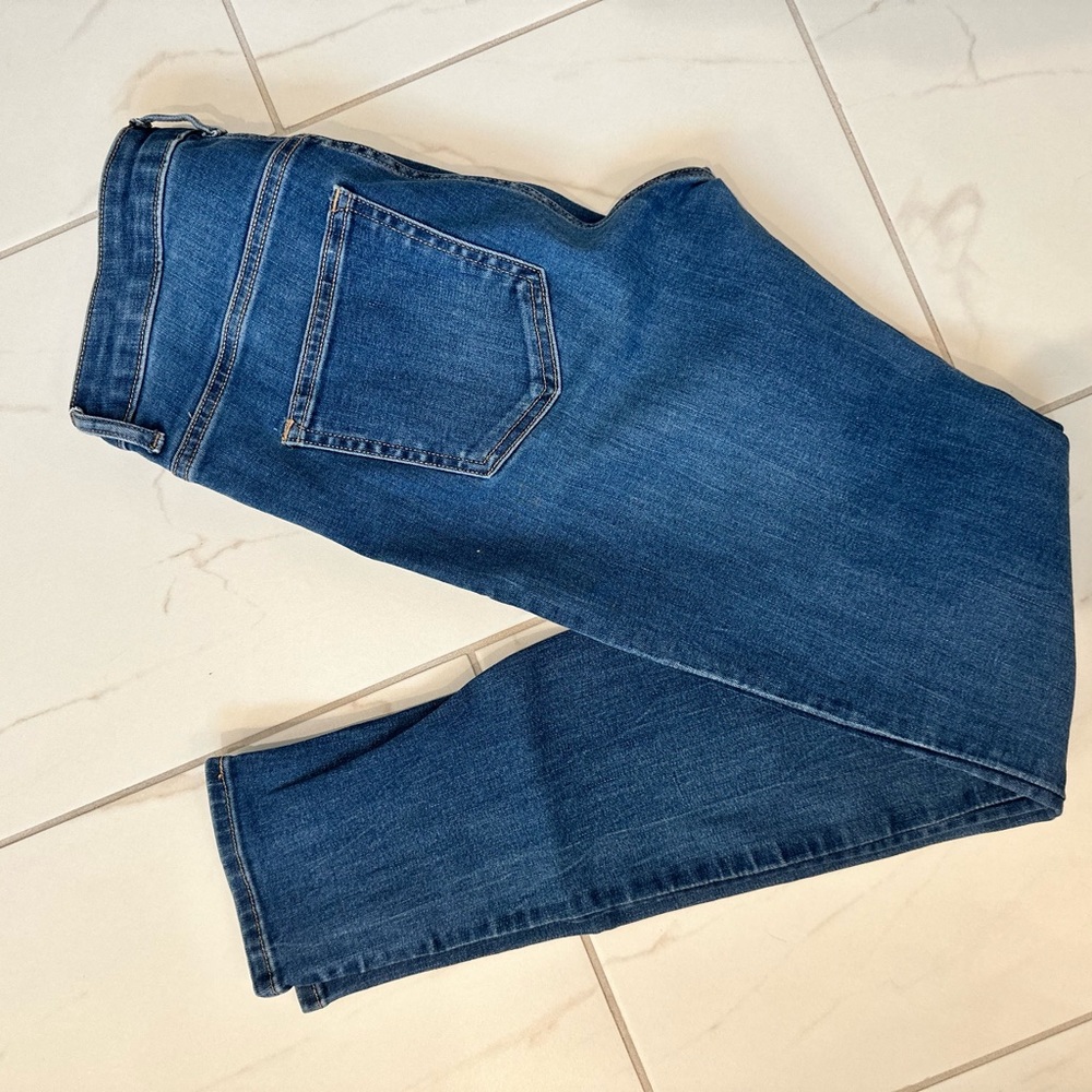 H&M Skinny Mid Rise Jeans - Size 8